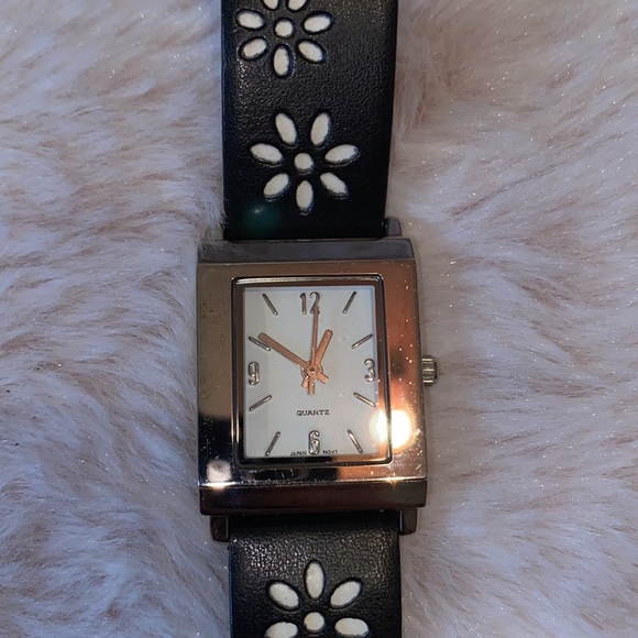 4/$20 3 Watches - Picture 8 of 10